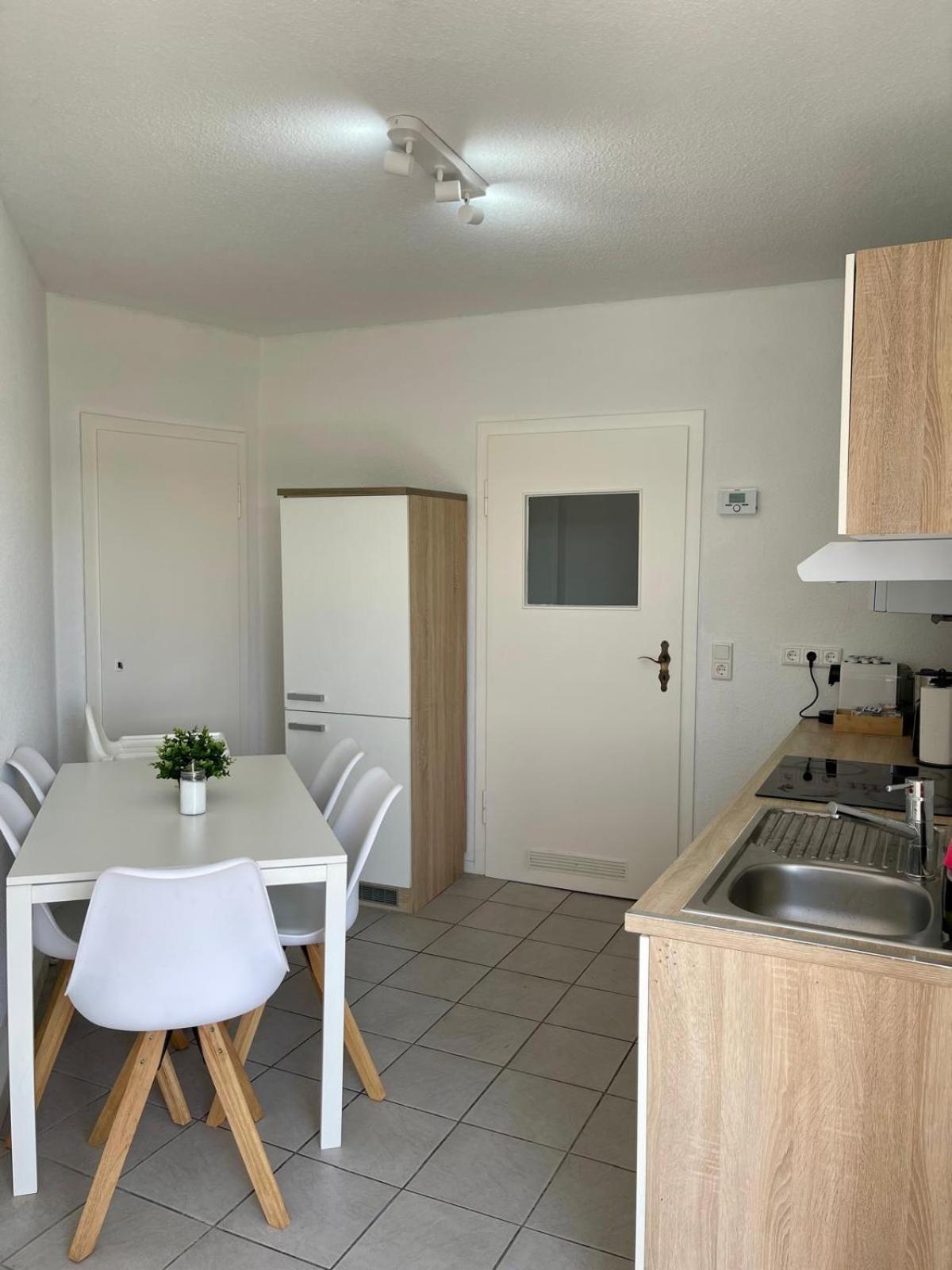 Raha - Ihr Komfortables Zuhause - Garten - Vollausstattung - Balkon - Parkplatz Appartement